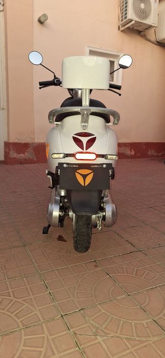 Продам  Скутер электрический YADEA M6