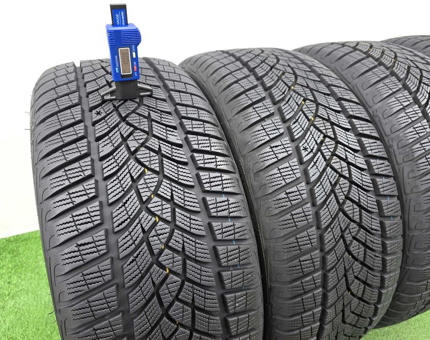 4бр. 225/45/17 GOODYEAR Ultra Grip Performance- зимни