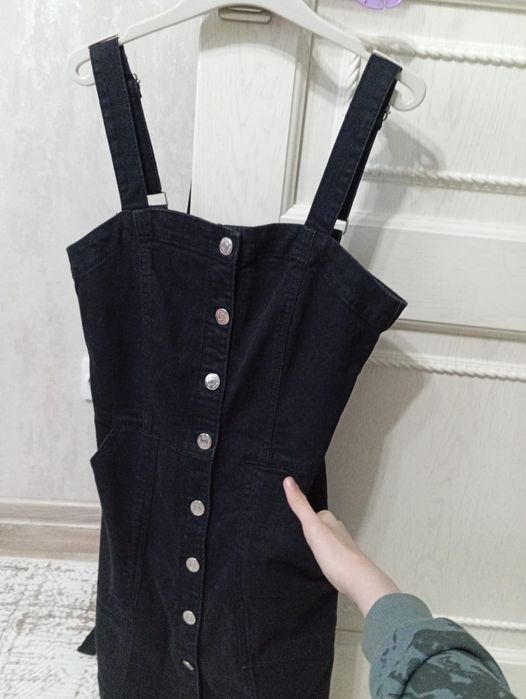 Срочно продам сарафан школьный