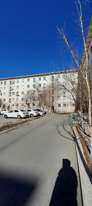 Турткулский жолдын бойында квартира сатылады.