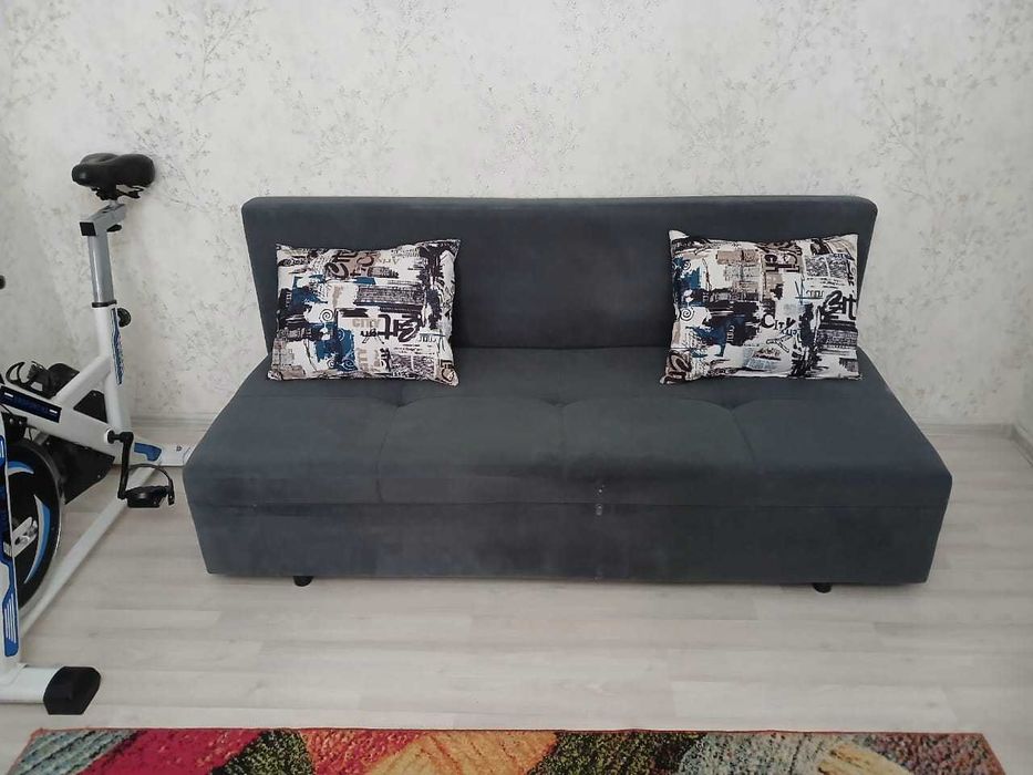 Продам диван раскладной в хорошем состоянии