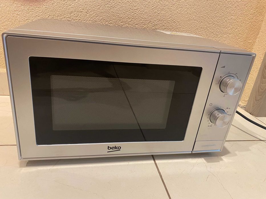 Микровълнова фурна с грил Beko MGC 20100 S (20 литра, Сребриста)