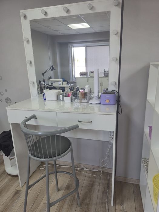 Сдам место бровисту или визажиста, мастеру маникюра  или лэшмейкеру