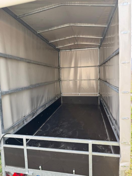 Двуосно ремарке .