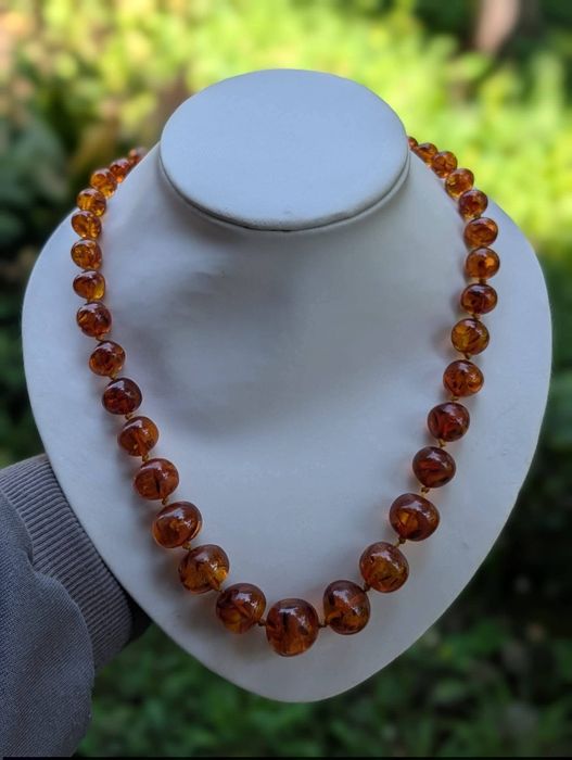 Vechi colier lant din chihlimbar natural baltic, de culoarea mierii, cu inchizatoare din argint 925, cabochon oval