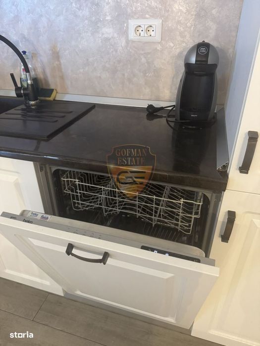 Apartament 2 camere cu vedere la mare, parcare si piscina