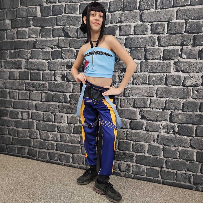 Детски K-Pop костюм за момиче–перфектен за танци, партита и карнавали.