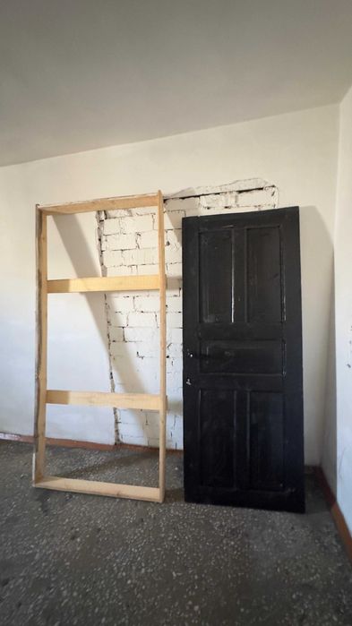 Входной дверь ключ есть замок есть