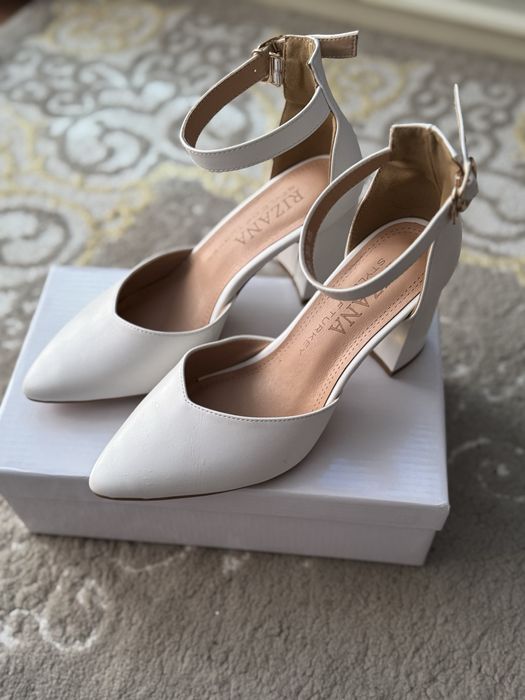 Продам туфли 38 размер