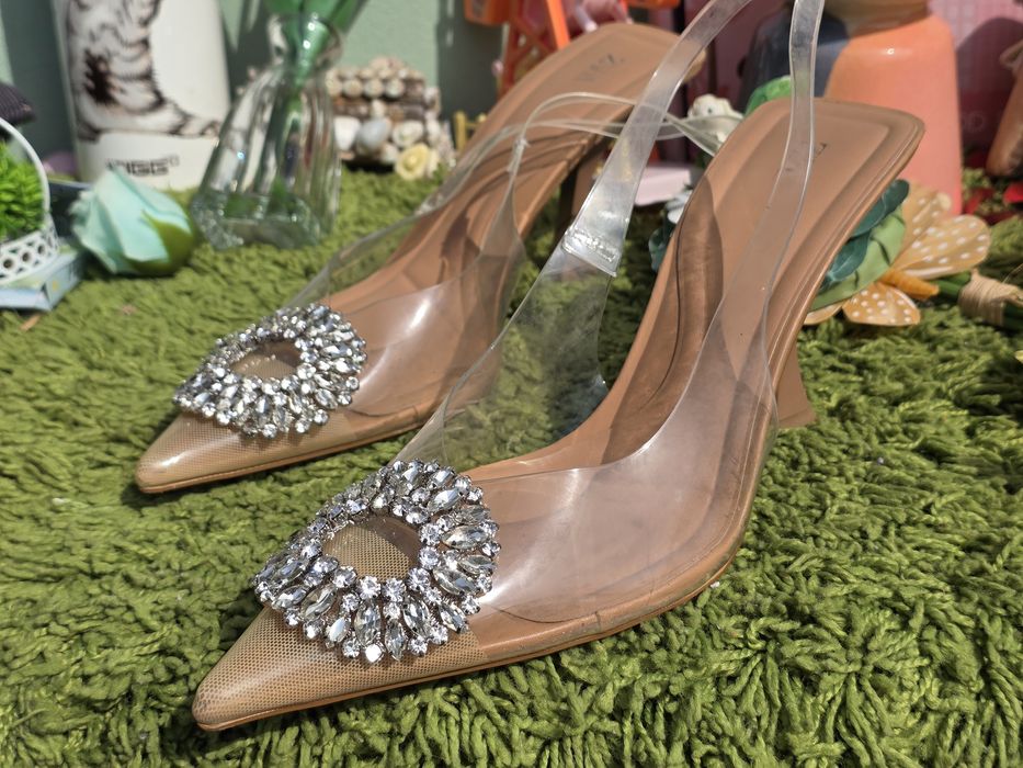 Zara силиконови сандали с диаманти N40