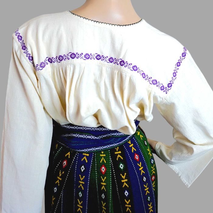 Costum popular vechi cu valnic de lana masura S-M