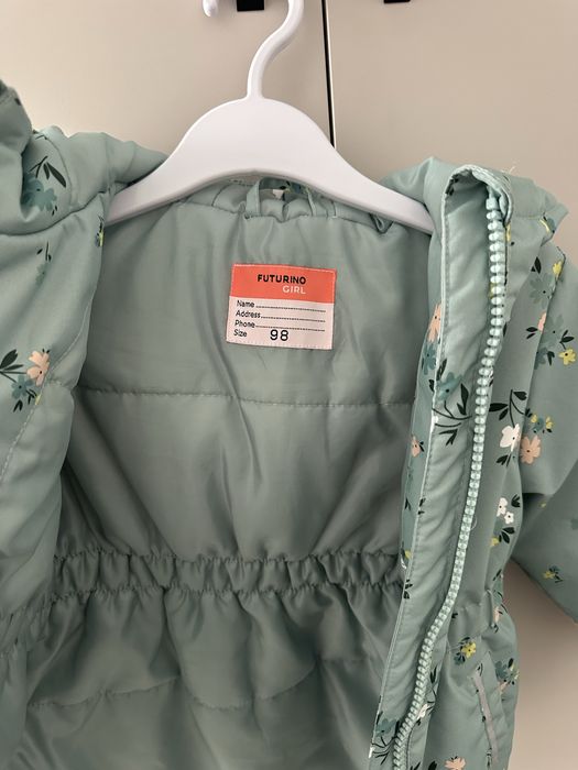 Продам куртку для девочки