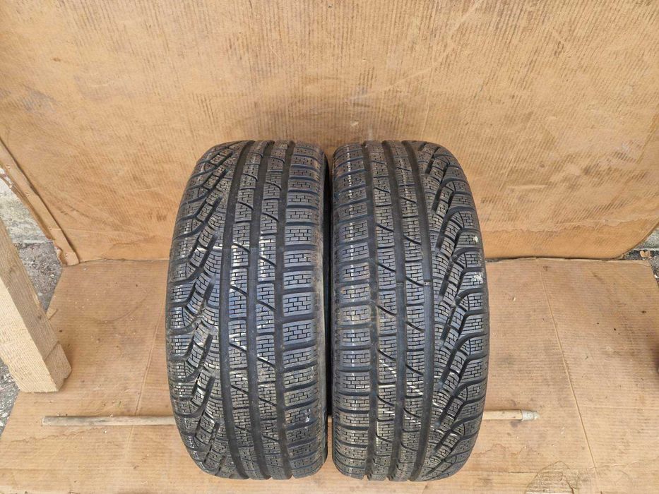 2 Pirelli R18 235/45 Зимни гуми  DOT4320