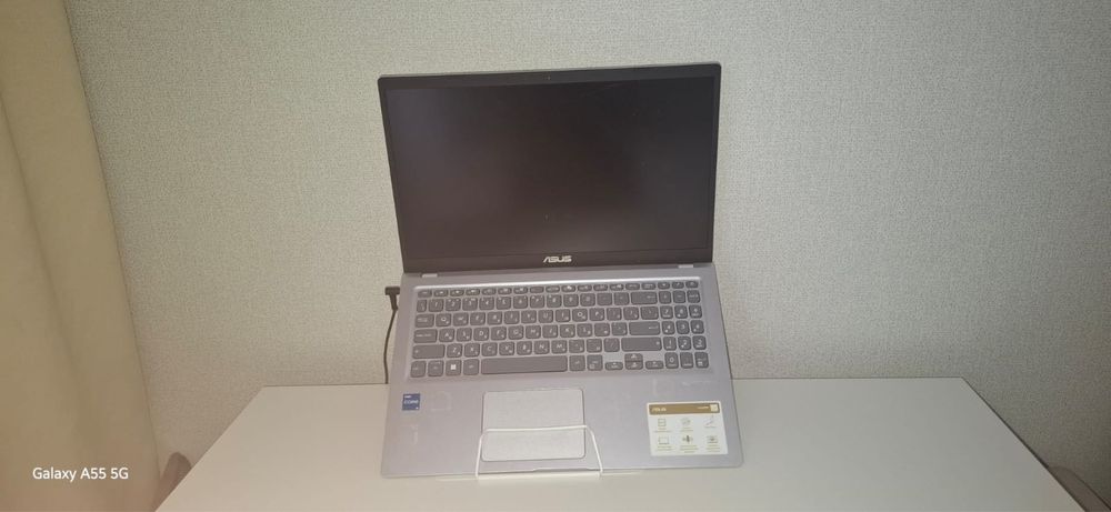 Ноутбук Asus.