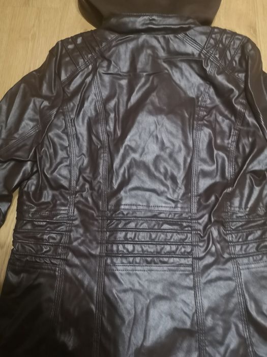 Кожено яке размер М НОВО!