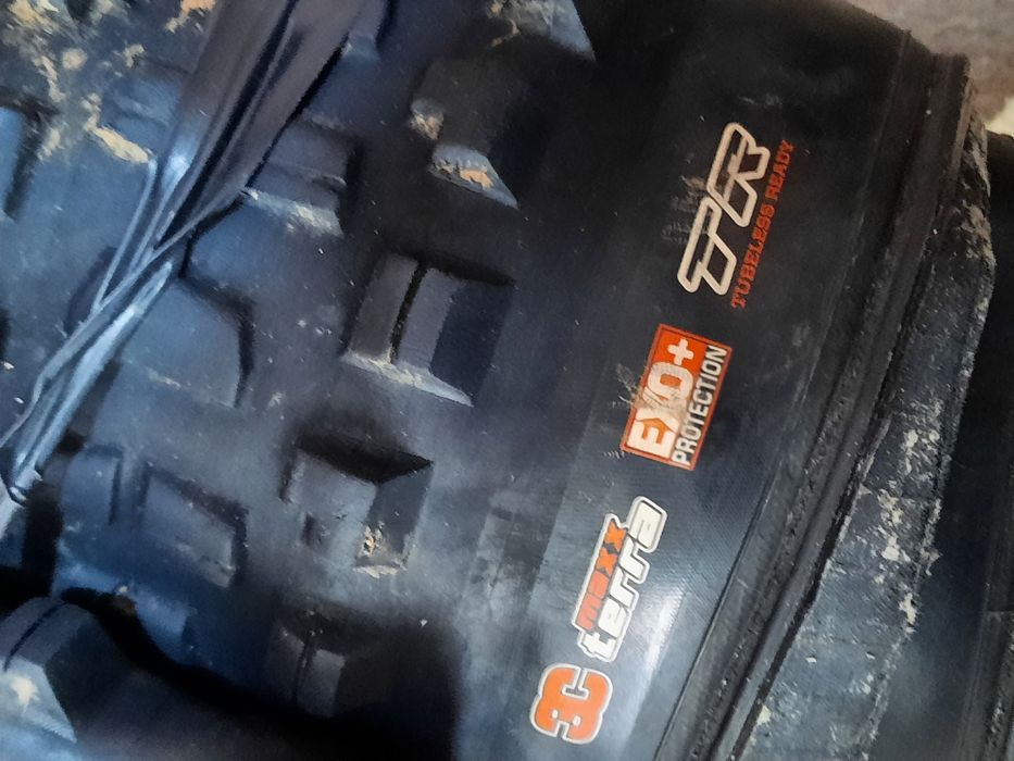 Vând cauciucuri maxxis 29 2.6