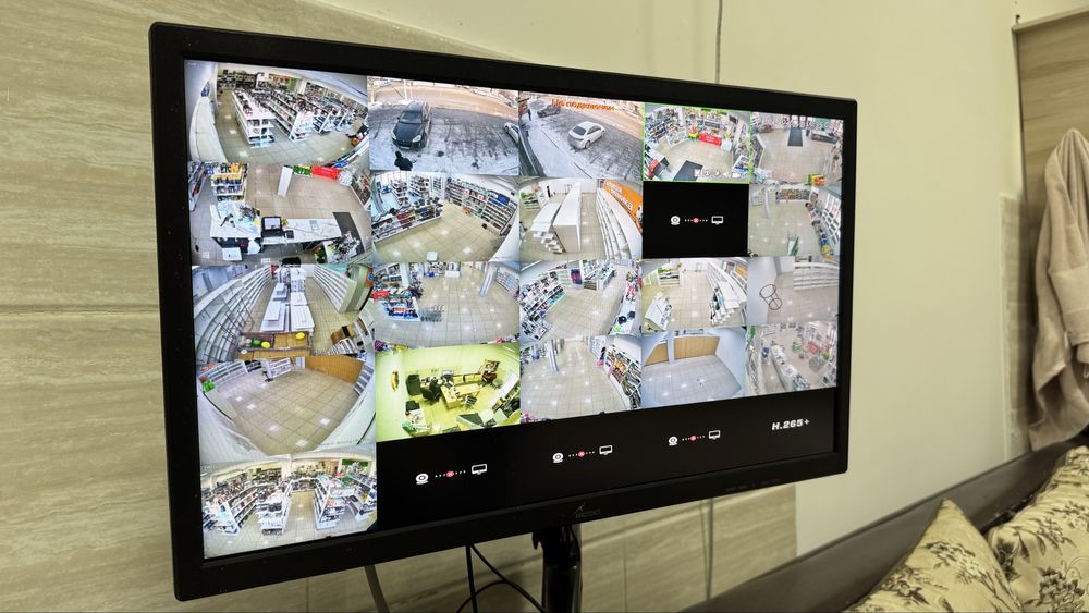 Монитор для камеры, сейф для офиса