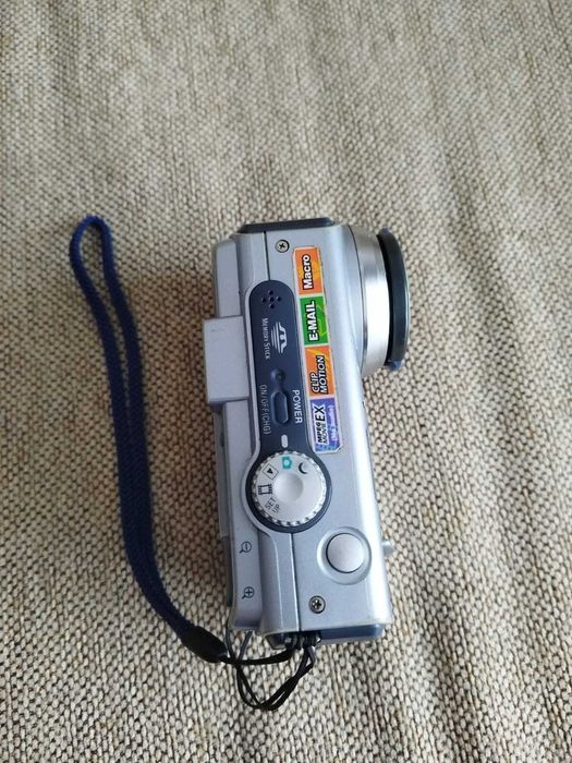 Sony Camera foto digitala Sony Cyber Shot DSC-P30 Functional