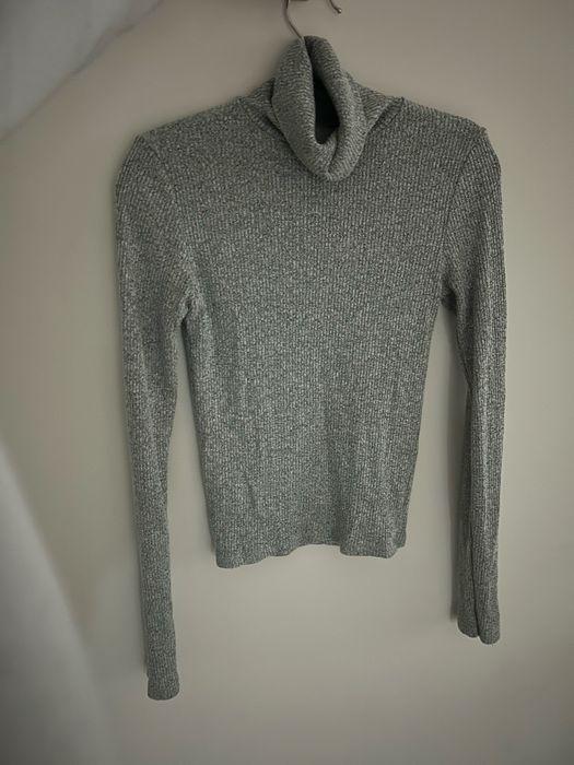 Сива блузка с поло