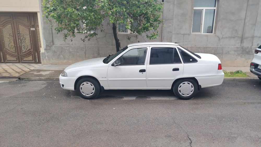 нексия 2  1.6 сотилади супер без кондитцонер