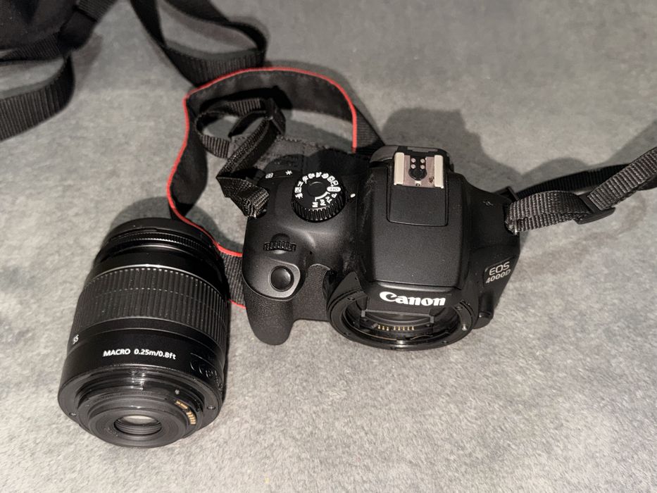 Camera foto DSLR Canon EOS 4000D