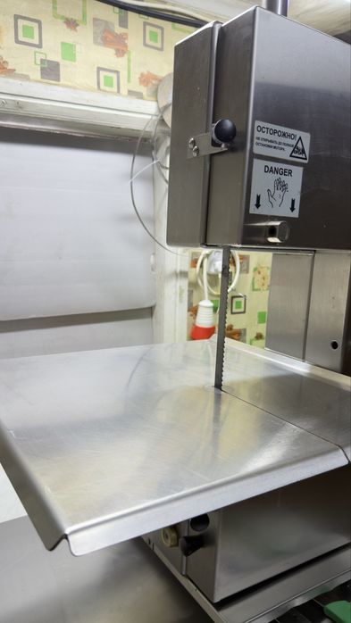 Ленточная пила. Пила для мяса.