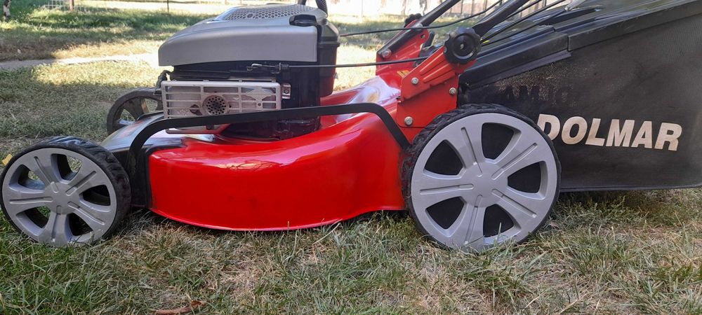 Masina de tuns iarba cu autopropulsie cu 3 viteze