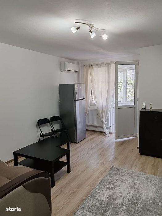 titan ,garsoniera langa  policlinica si metrou titan