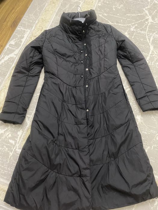 Пуховик зима , плащ весна 2000тг