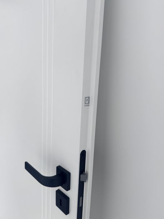 Usa de interior, Porta Door