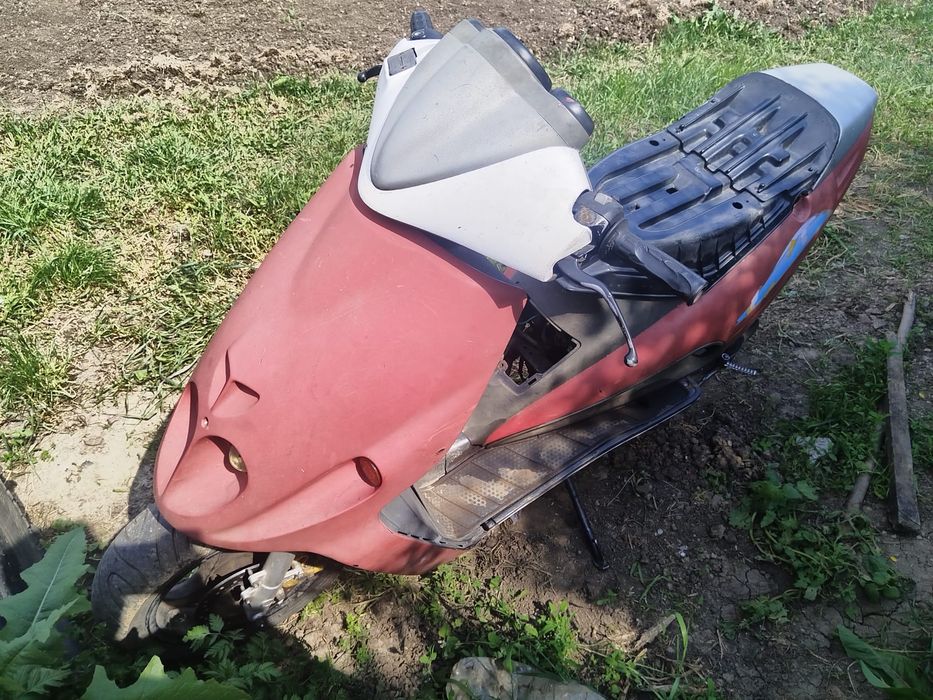 Vând scuter malaguti f12