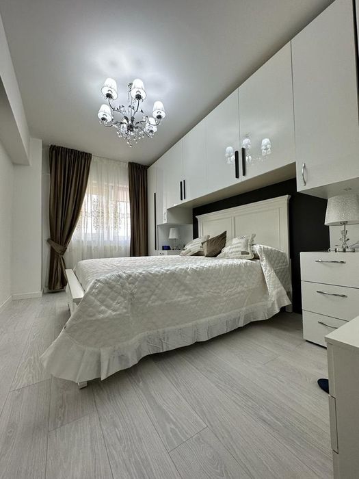 Vând apartament Bucium Visani