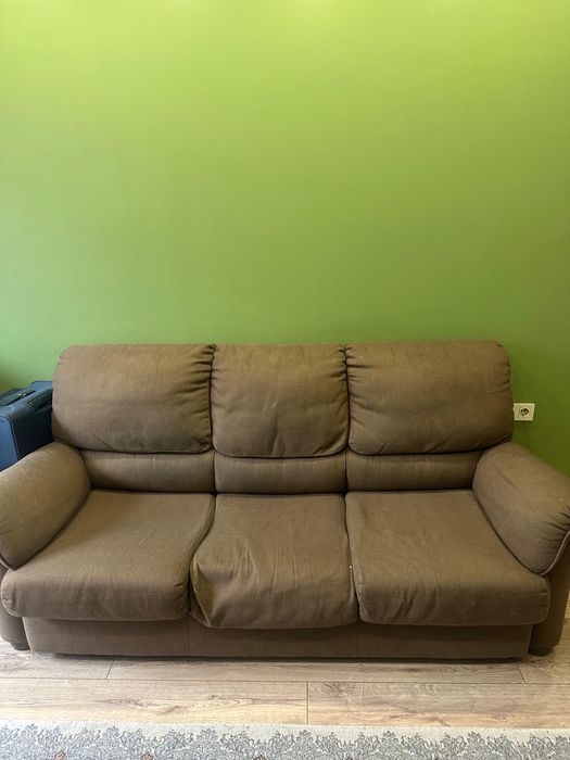 Продам Диван (самовывоз)