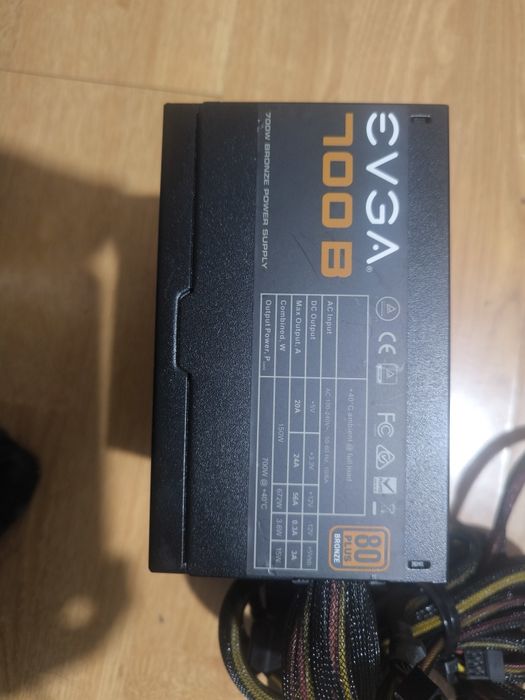 Sursa EVGA 700B 700W