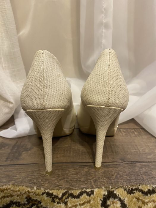 Megias високи токчета