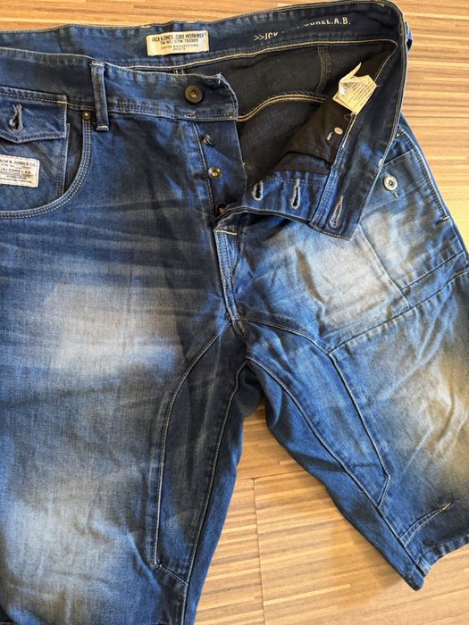 Pantaloni scurti