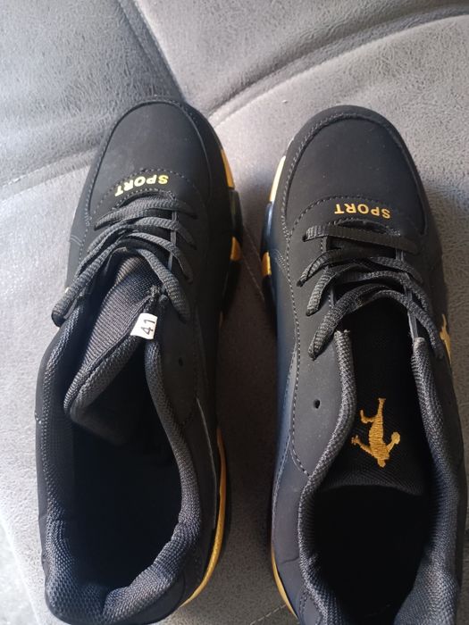 Кроссовки летние