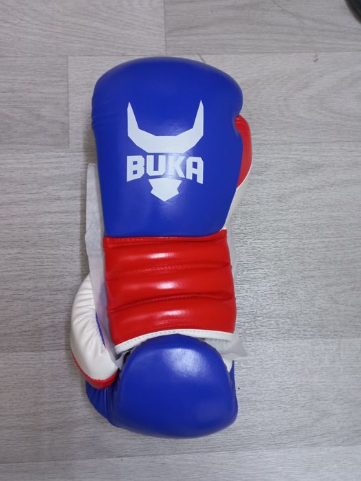 Перчатки боксерские Buka