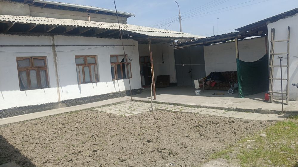 Uy hovli sotiladi arzon narxga