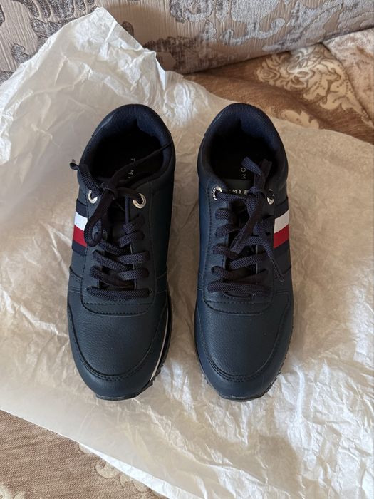 Женские кроссовки Tommy Hilfiger