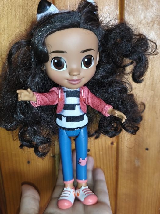 Păpușa superbă Gaby casa de papusi