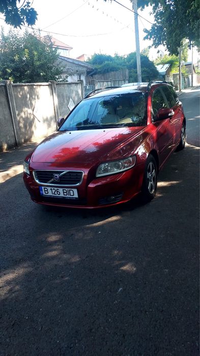 Volvo V50 – 2010 – 1.6D – Dublu climatronic, piele crem, pilot automat