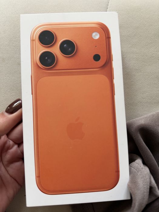 Iphone 17pro orange