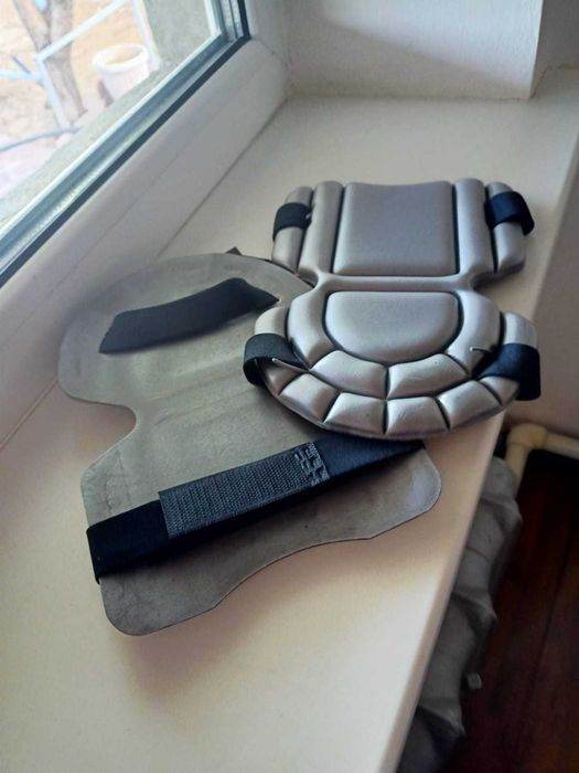 Наколенники новые