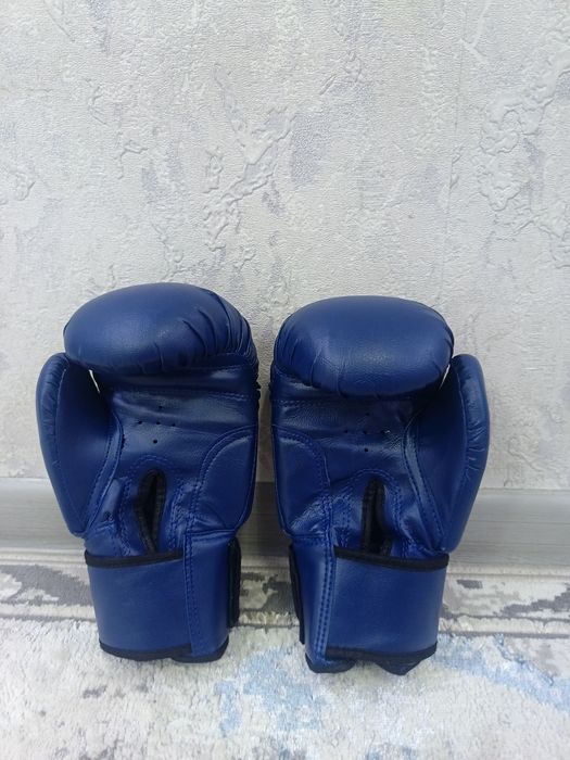 Продаю боксёрский перчатки