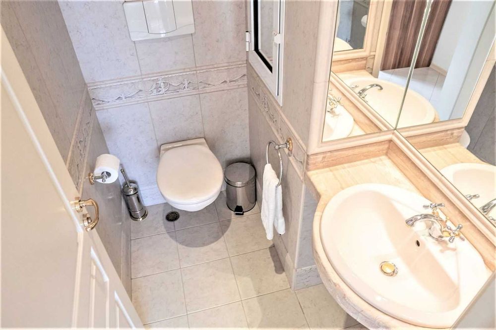 Продава се Тристаен апартамент в София, Лозенец - 130 кв.м за 1716 €/кв.м - Снимка #9