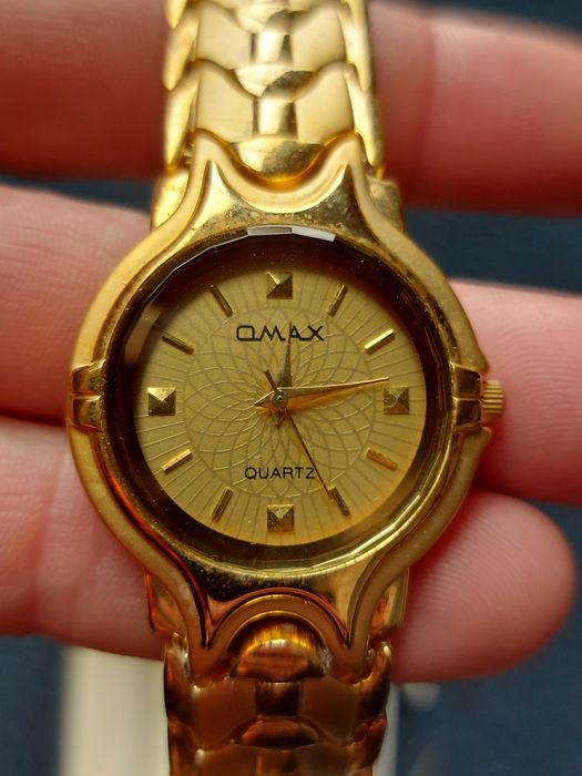 Два броя часовници чисто нови