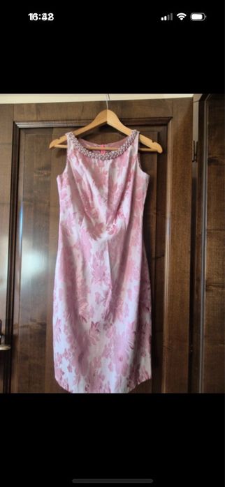 Vând Rochii si fusta