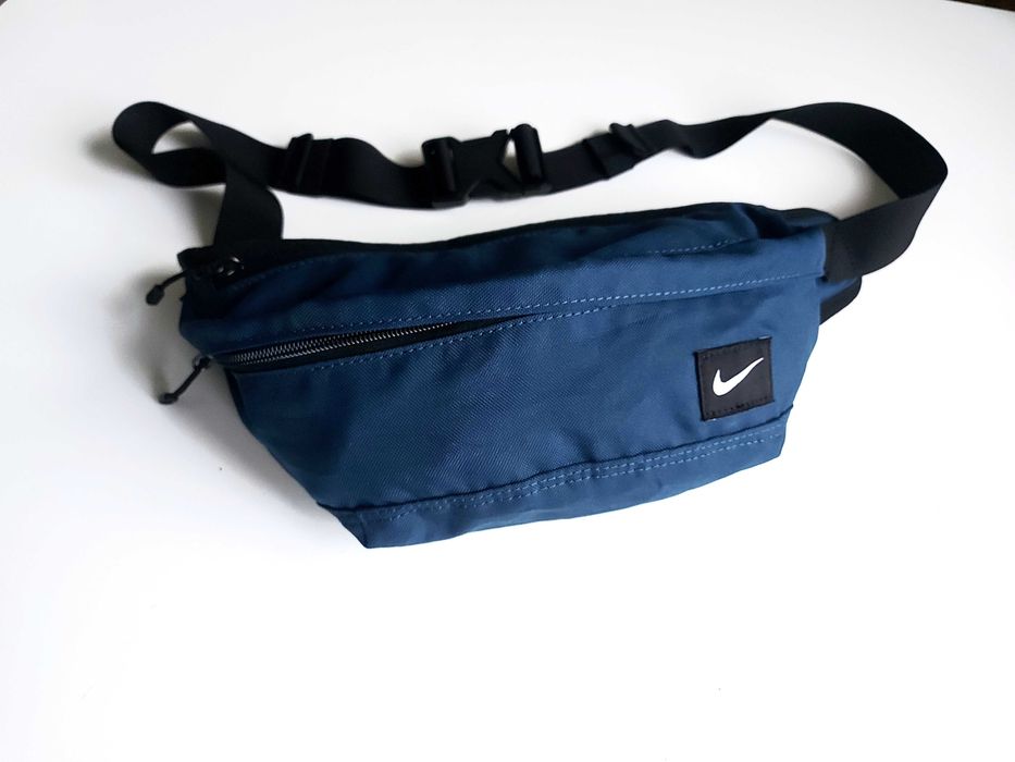 Nike ,чанта през рамо банан ,като нова