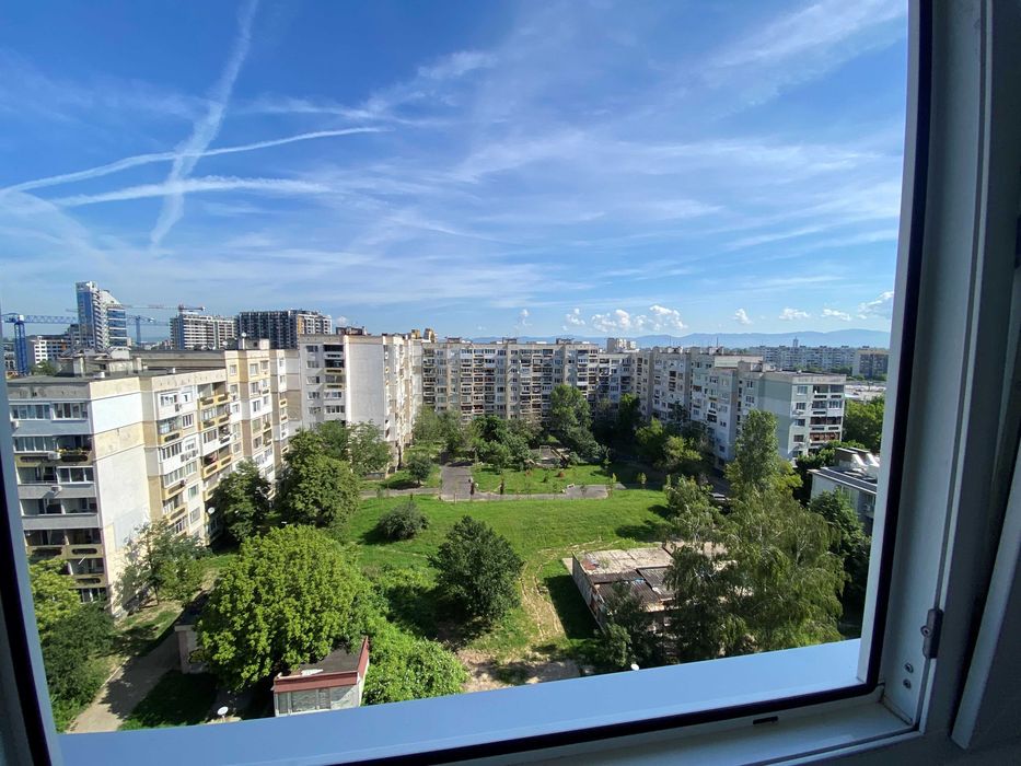 Тристаен апартамент за продажба в Дружба 2